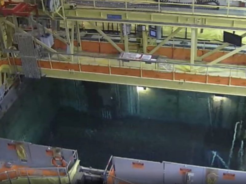 Fernandes seeks to halt venting of radioactive vapor at Pilgrim