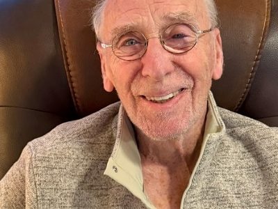 David E. Brown, 82, waterfront ice cream man