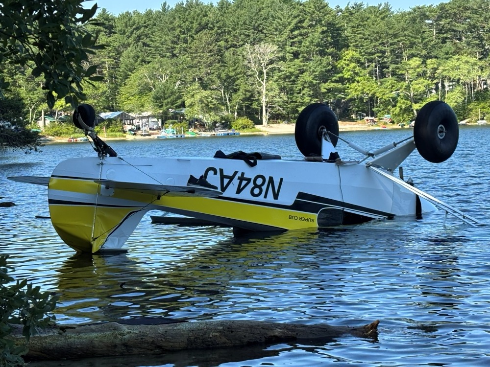 Pilot killed after small plane crashes into Curlew Pond