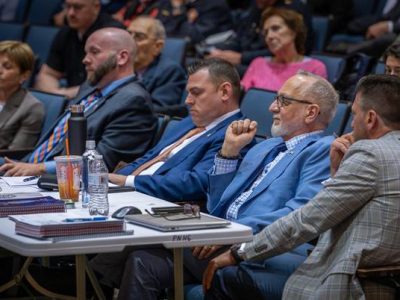 Select Board votes 3-2 for new conduct policy