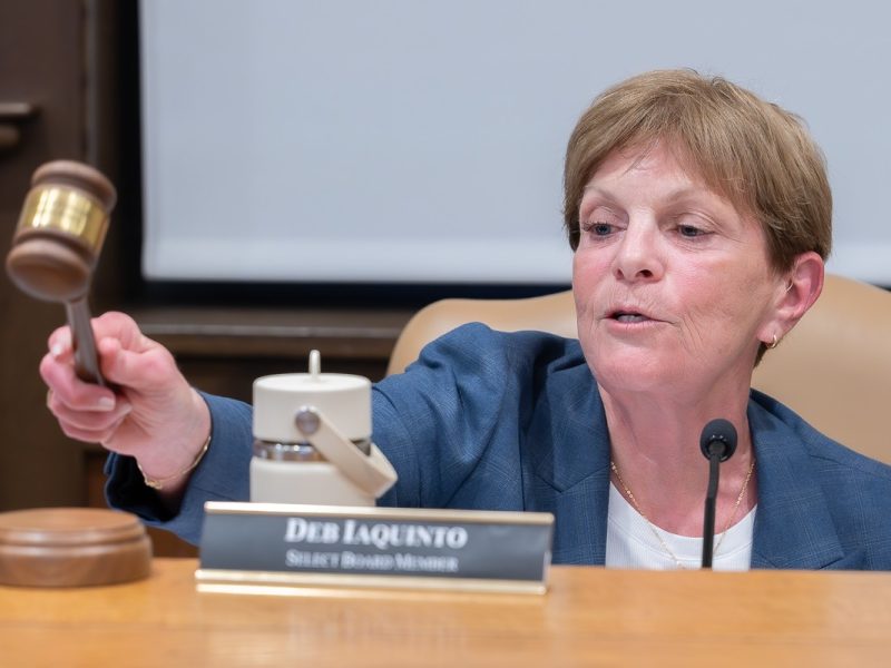 Iaquinto scolds board for bad behavior