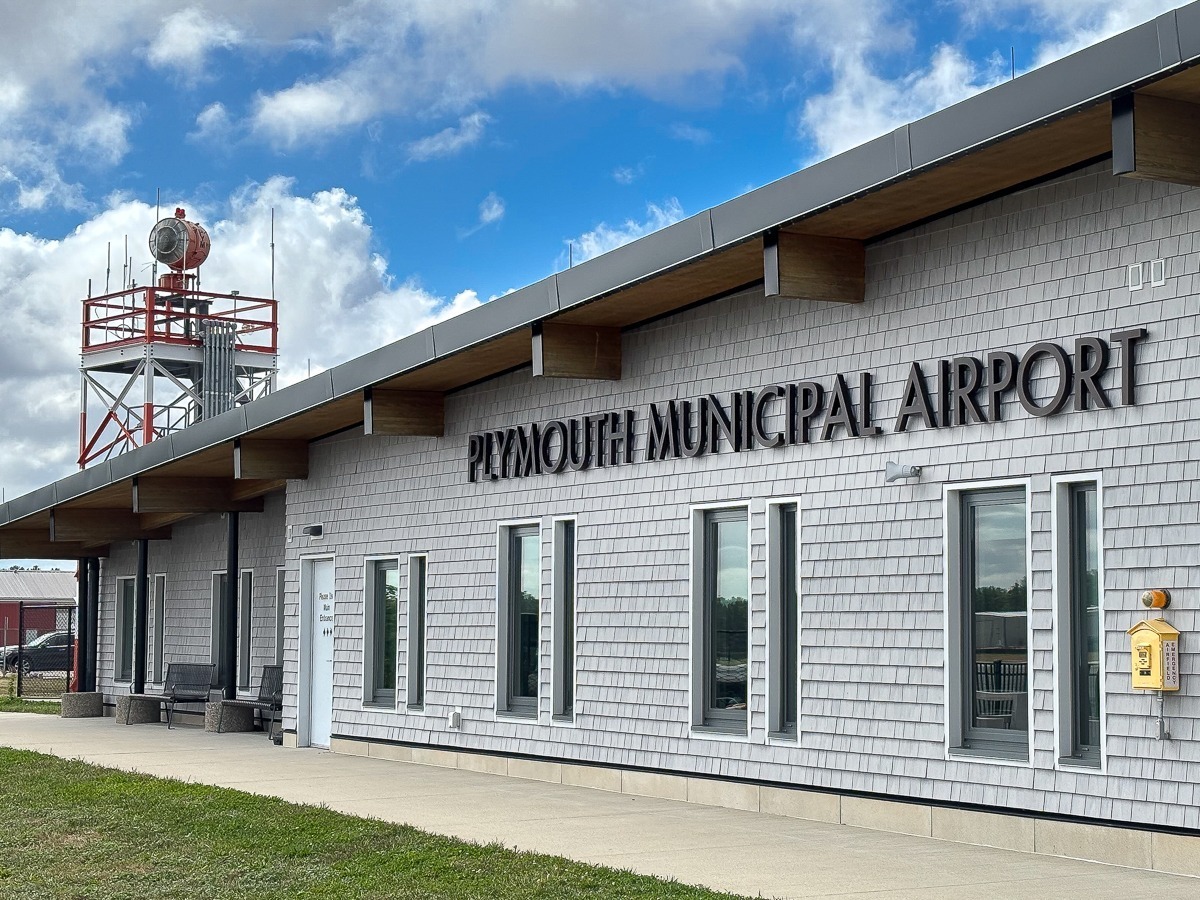 Airport commissioners criticize published report